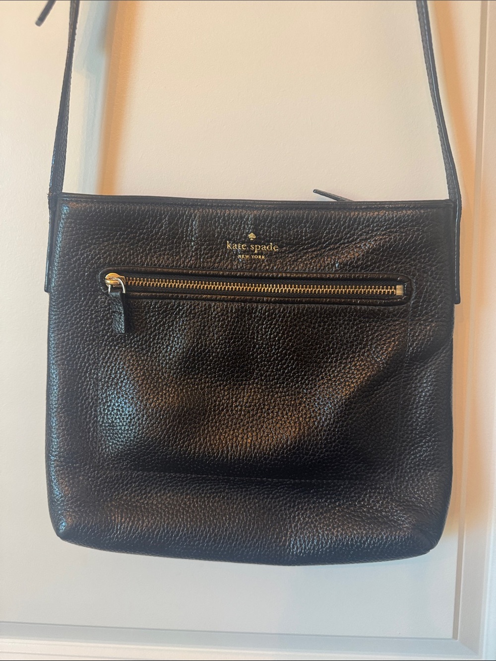 Kate Spade New York, specifically the Chester Street Dessi crossbody model - Picture 3 of 10